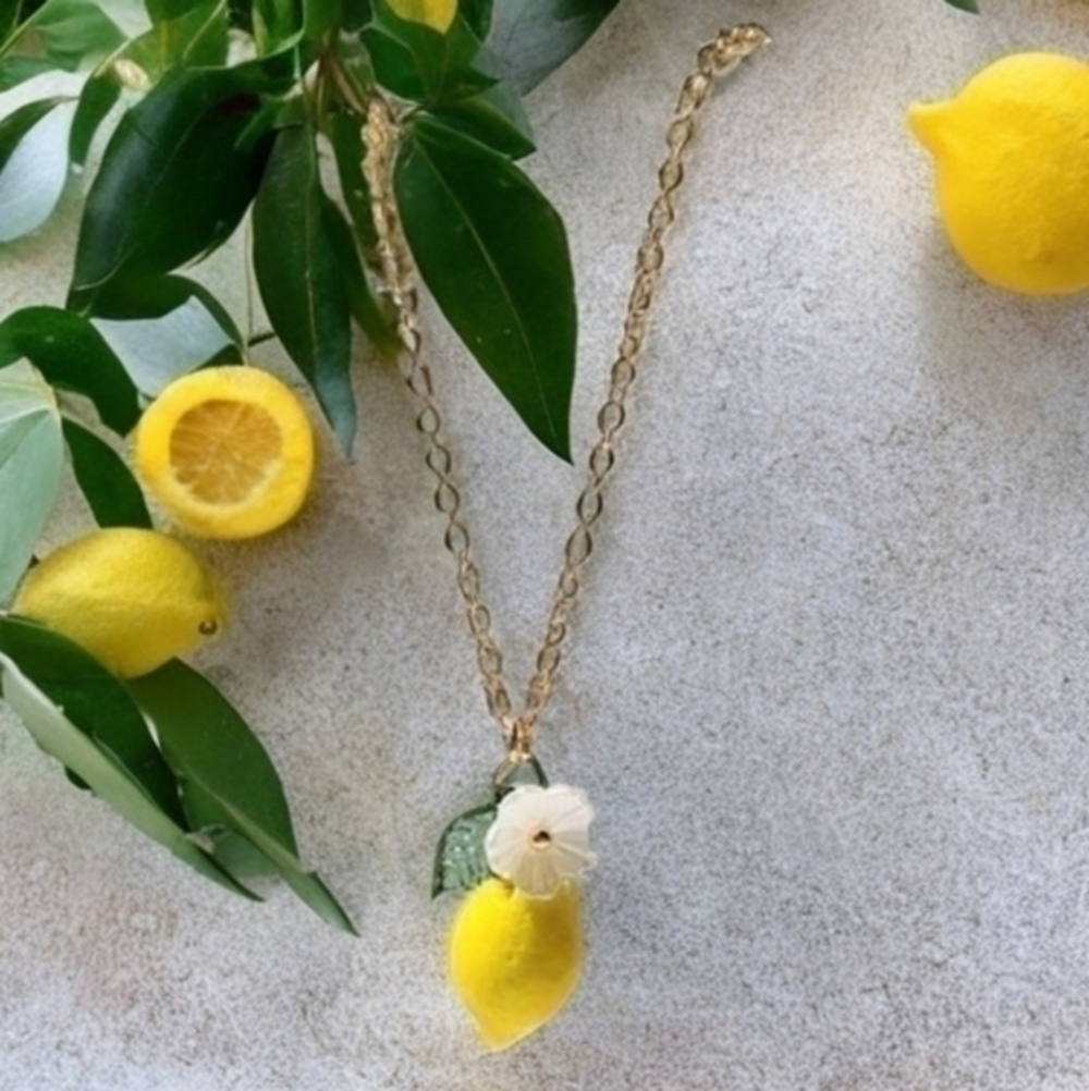 MODCLOTH LEMON DROP NECKLACE 🍋